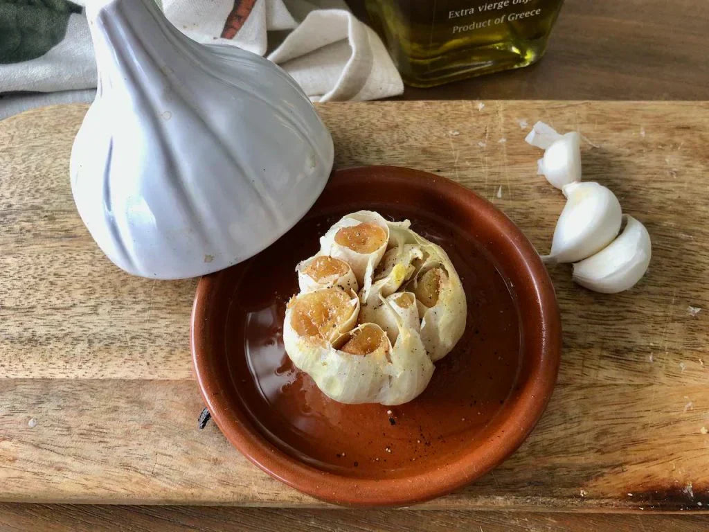 Knoblauch im Ofen zubereiten: So verwandeln Sie Knoblauch in kulinarisches Gold Knoblauch im Ofen zubereiten: So verwandeln Sie Knoblauch in kulinarisches Gold