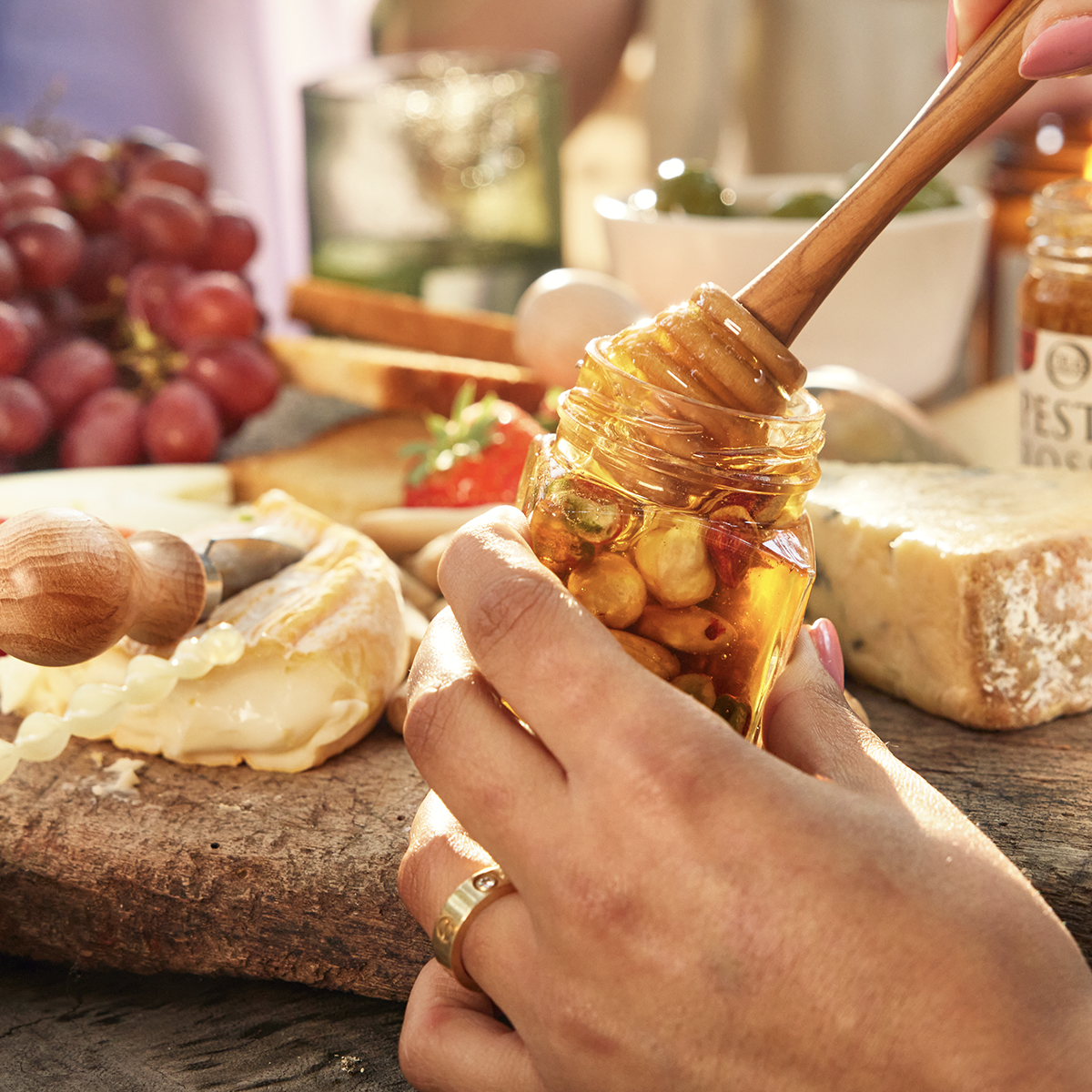 Honig - Delizia di Miele mit Nüsse - 120 g Honig - Delizia di Miele mit Nüsse - 120 g