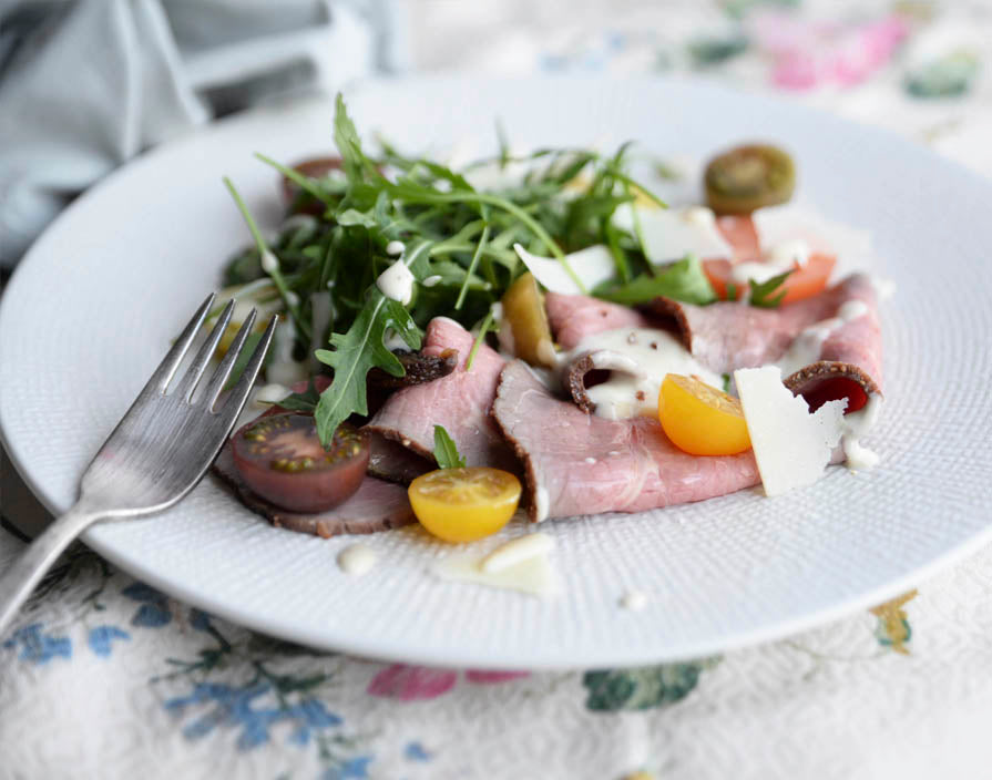 Roastbeef-Carpaccio mit Trüffelsauce