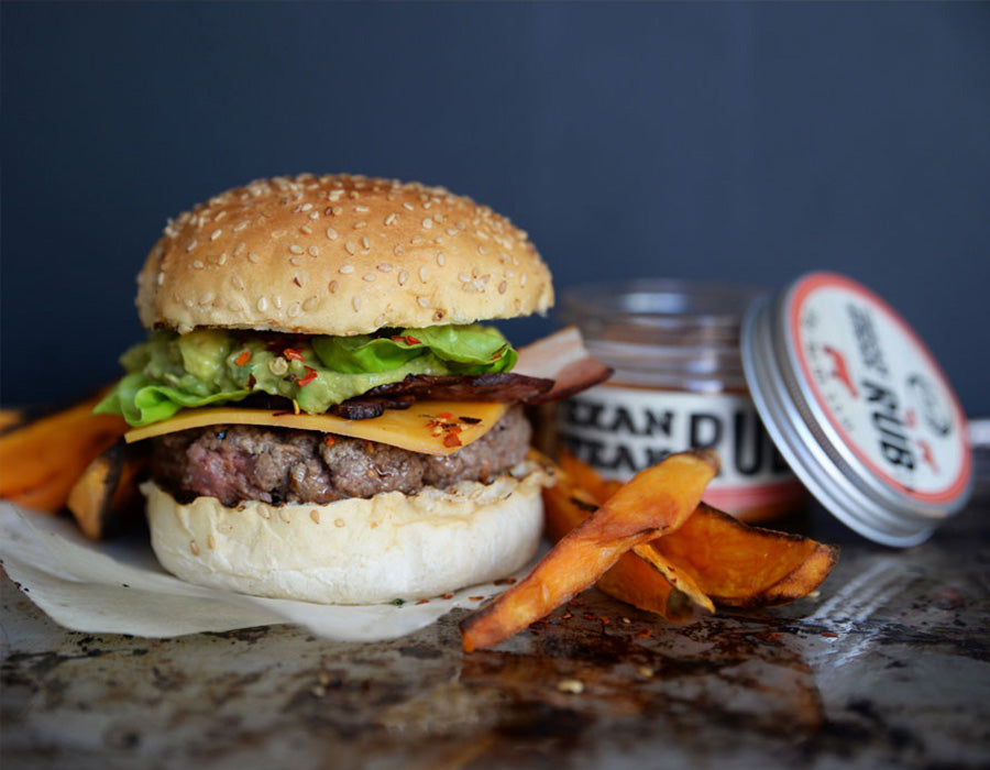 Chili-Burger mit gerösteten Süßkartoffeln